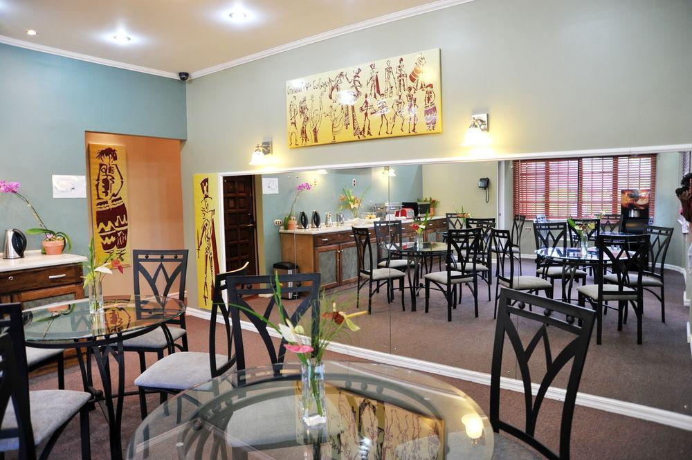 Culture Crossroads Inn 포트오브스페인 외부 사진