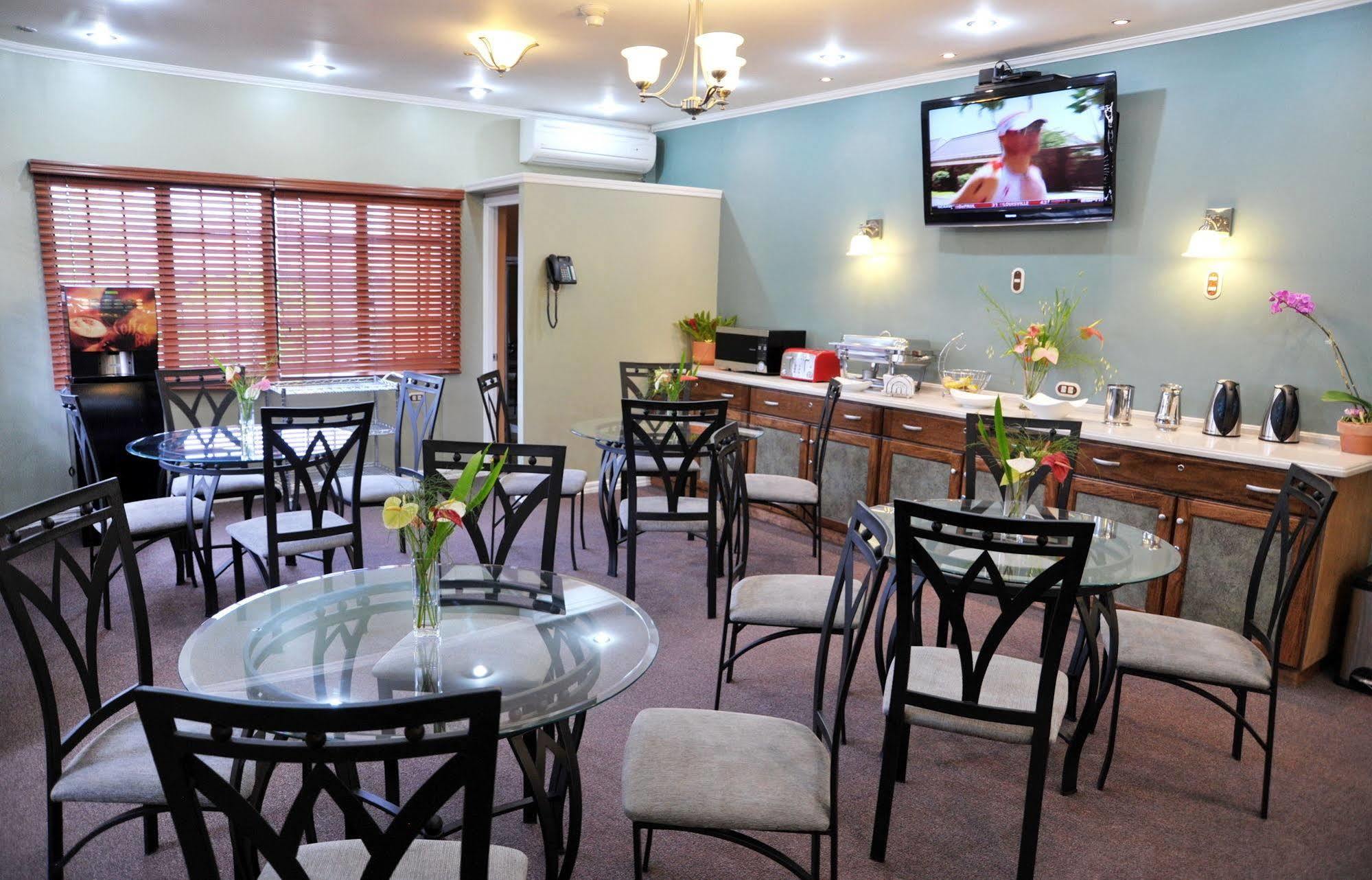 Culture Crossroads Inn 포트오브스페인 외부 사진